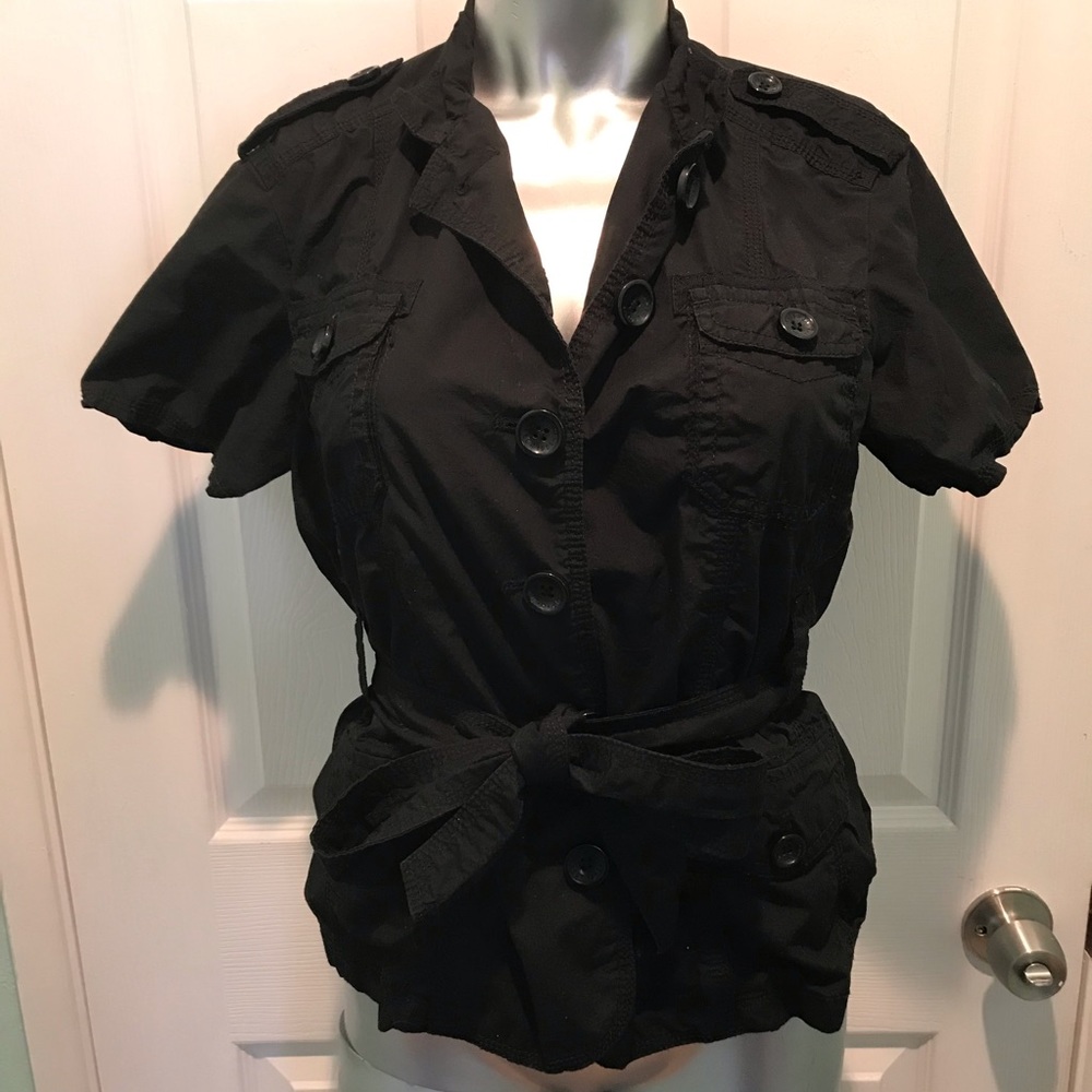 - GAP short sleeve cargo top